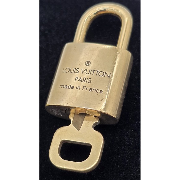 Louis Vuitton Lock & Key #308‎ Certificate Of Authenticity Included #0275 - Picture 2 of 5